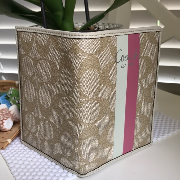 Coach Passport Travel Wallet Organizer - Picture 3 of 5